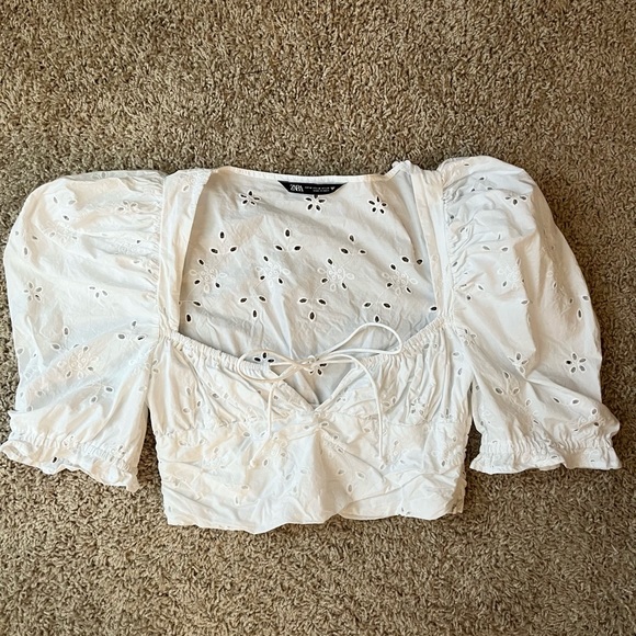 Zara White Embroidered Eyelet Crop Top - Picture 2 of 7